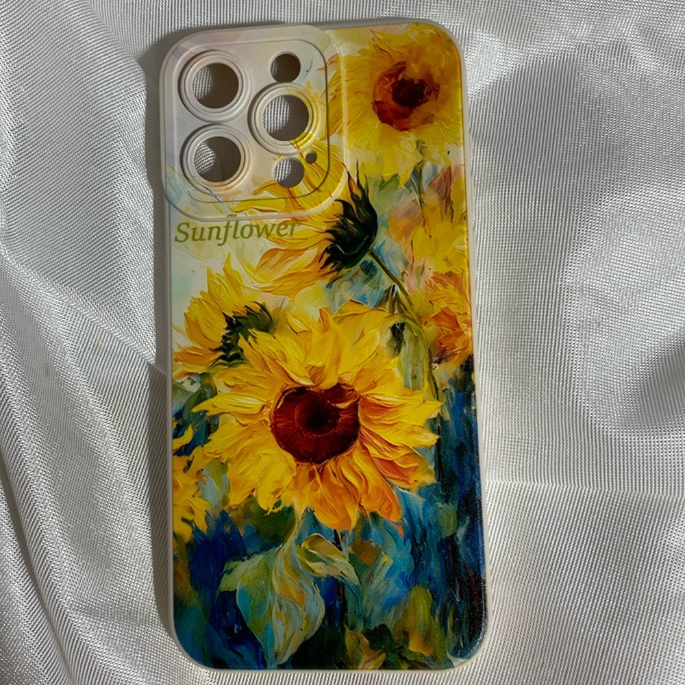 NWOT iPhone 15 Pro Max Flexible Case w Sunflowers